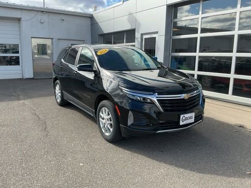 Used 2024 Chevrolet Equinox LT image 2