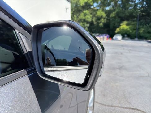 Used 2022 Ford Explorer Limited w/ Equipment Group 301A RWD image 18