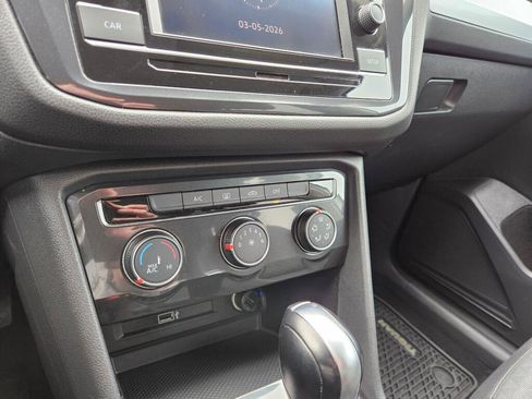 Used 2018 Volkswagen Tiguan S image 30