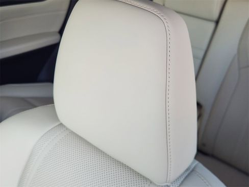 Used 2020 Lexus RX 350L Luxury image 25