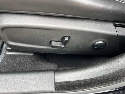 Used 2023 Chrysler 300 S image 27