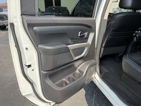 Used 2018 Nissan Titan PRO-4X image 22
