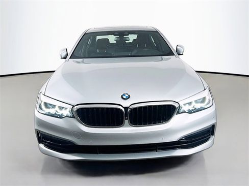 Used 2019 BMW 530i w/ Convenience Package image 2