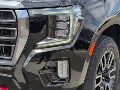 Used 2024 GMC Yukon AT4 w/ Technology Package AWD/4WD image 19