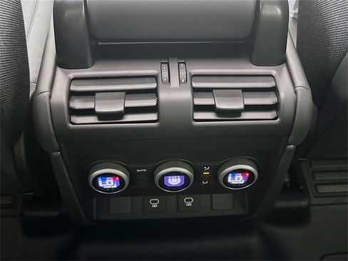 Used 2025 Land Rover Defender 110 V8 image 27