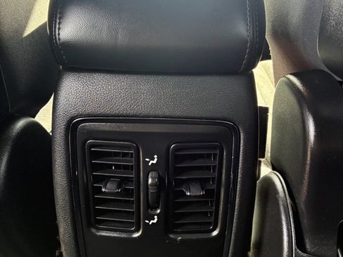 Used 2017 Jeep Grand Cherokee Laredo w/ Quick Order Package 23E AWD/4WD image 20