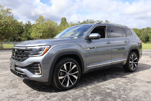 Certified 2024 Volkswagen Atlas SEL Premium R-Line AWD/4WD image 4
