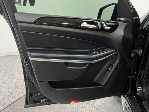 Used 2017 Mercedes-Benz GLS 550 4MATIC image 16