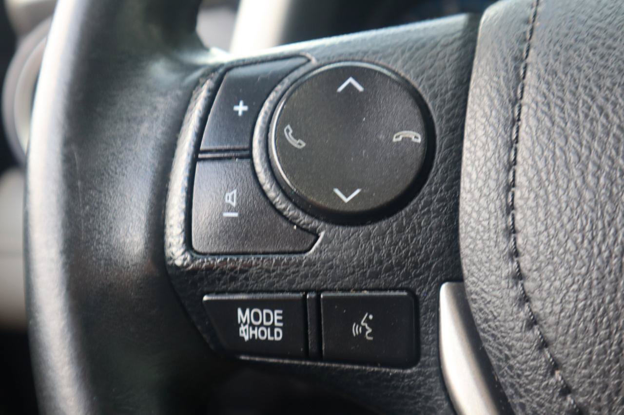 Used 2017 Toyota RAV4 XLE AWD/4WD image 56