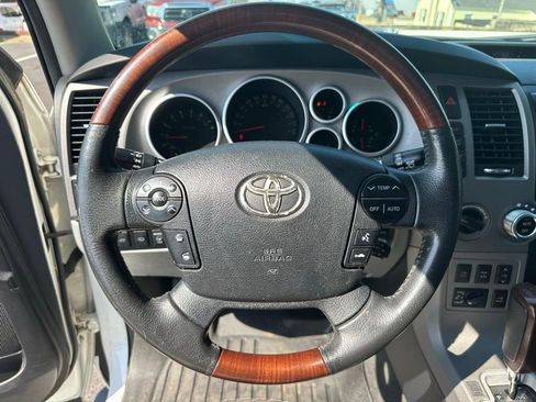 Used 2012 Toyota Sequoia Platinum image 22