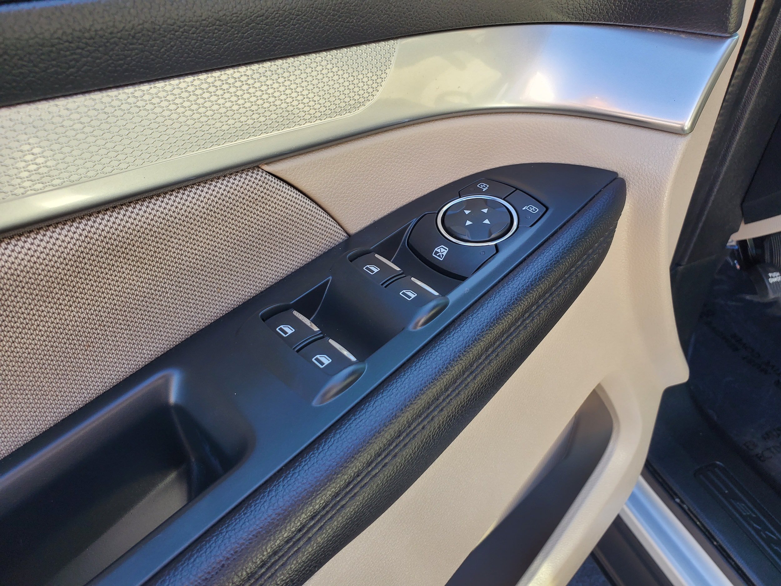 Used 2018 Ford Explorer 4WD image 9