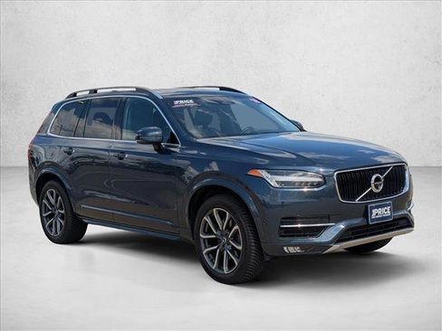 Used 2018 Volvo XC90 T6 Momentum w/ Convenience Package image 3