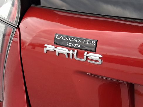 Used 2017 Toyota Prius Three image 28