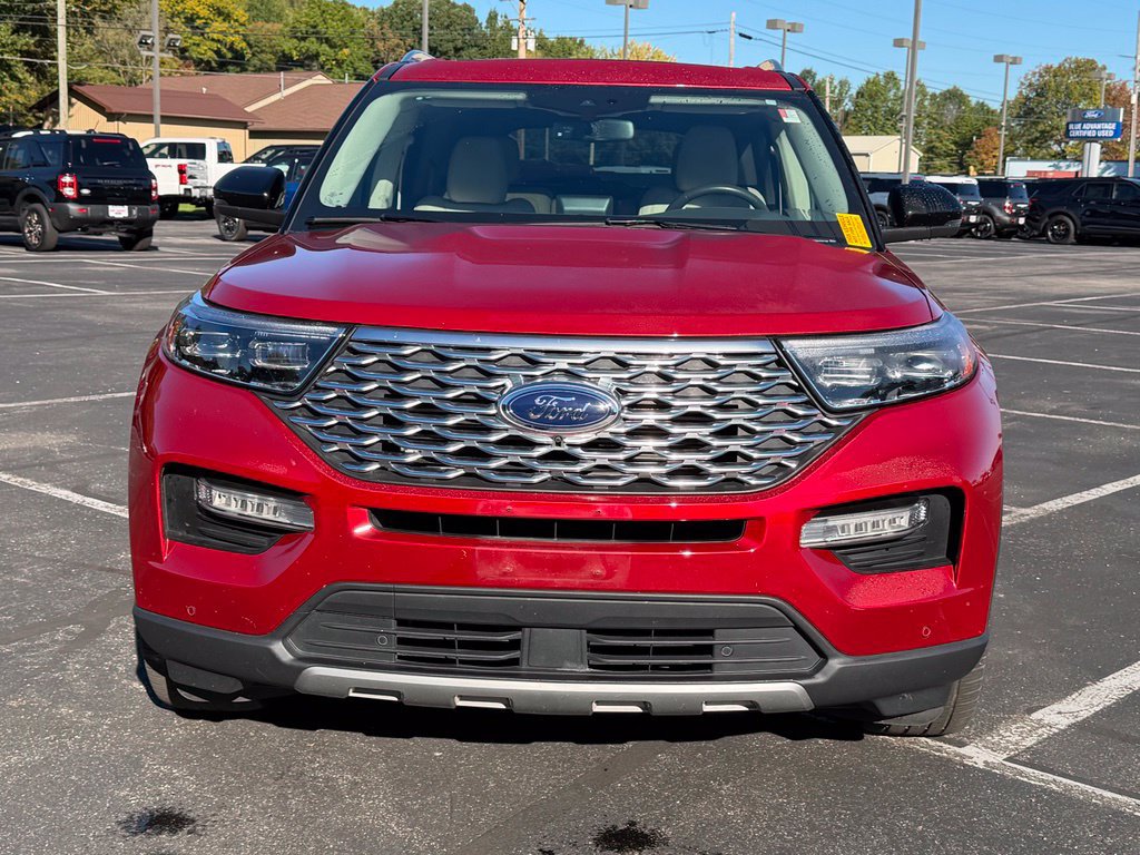 Used 2023 Ford Explorer Platinum w/ Technology Package AWD/4WD image 2