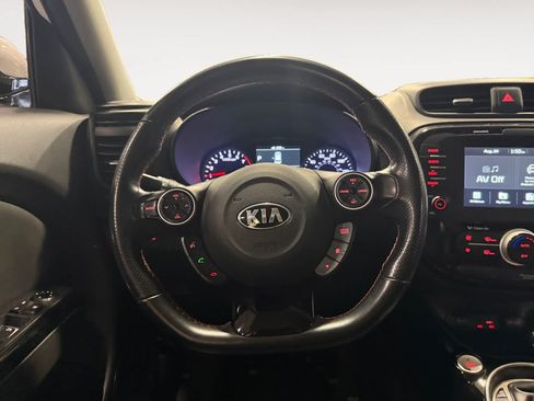 Used 2019 Kia Soul ! FWD image 13