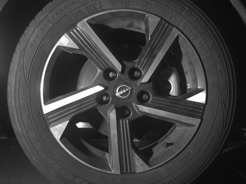 Used 2025 Nissan Sentra SV image 13