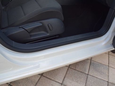 Used 2013 Volkswagen Golf TDI image 57