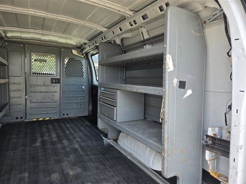 Used 2014 Chevrolet Express 1500 AWD image 30