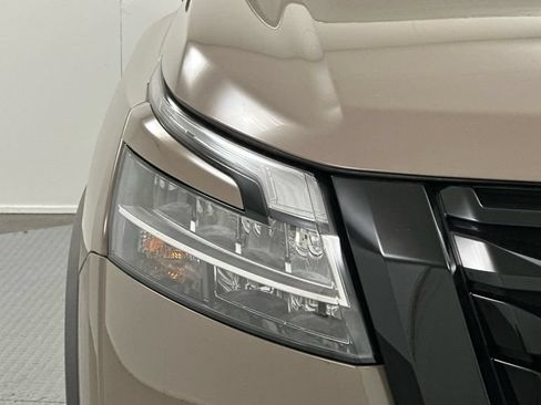 Certified 2024 Nissan Pathfinder Platinum w/ Black Appearance Package AWD/4WD image 29