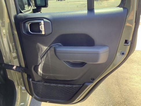 New 2025 Jeep Gladiator Sport image 34