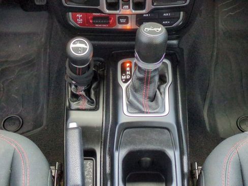 Used 2018 Jeep Wrangler Unlimited Rubicon w/ Cold Weather Group image 19