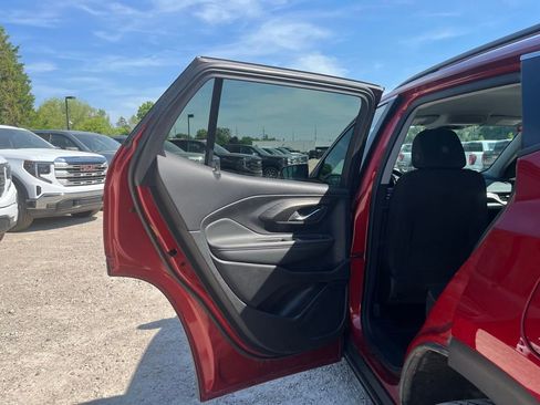 Used 2023 GMC Terrain SLE w/ Driver Convenience Package AWD/4WD image 29