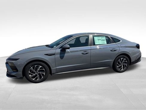 New 2026 Hyundai Sonata Blue FWD image 2