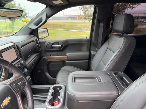 Used 2021 Chevrolet Silverado 1500 High Country w/ Technology Package AWD/4WD image 60