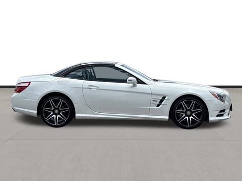 Used 2015 Mercedes-Benz SL 550 image 4