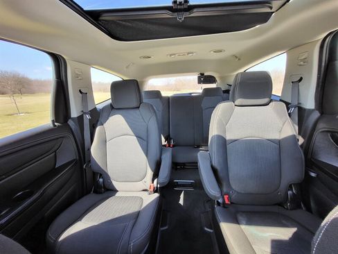 Used 2016 Chevrolet Traverse LT image 15