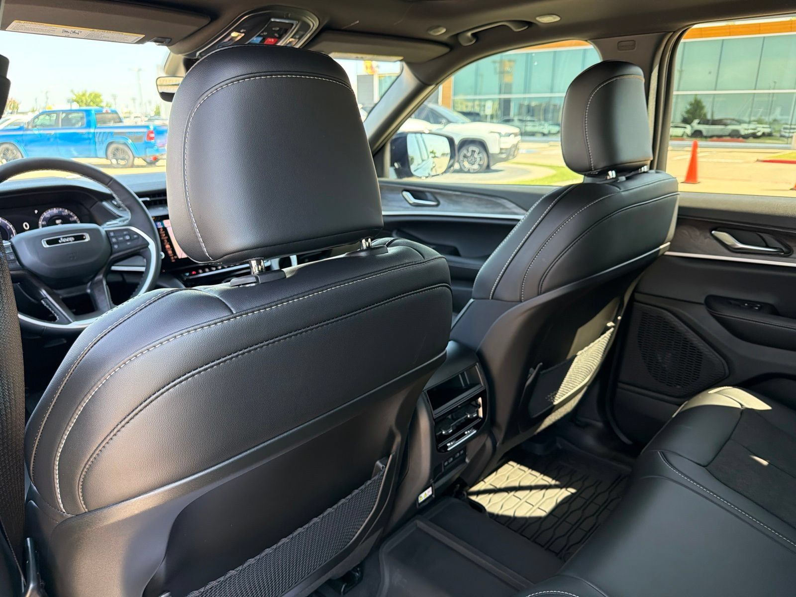New 2026 Jeep Grand Cherokee Altitude AWD/4WD image 17