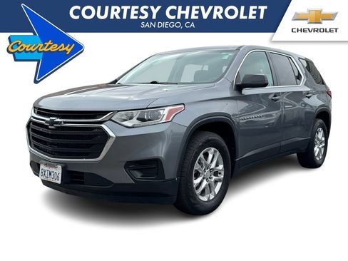 Used 2021 Chevrolet Traverse LS FWD image 1