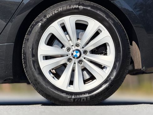 Used 2017 BMW 535i Gran Turismo xDrive image 19