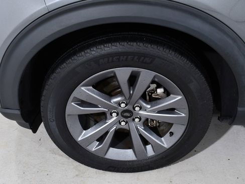 Used 2022 Ford Explorer XLT w/ Equipment Group 202A image 25