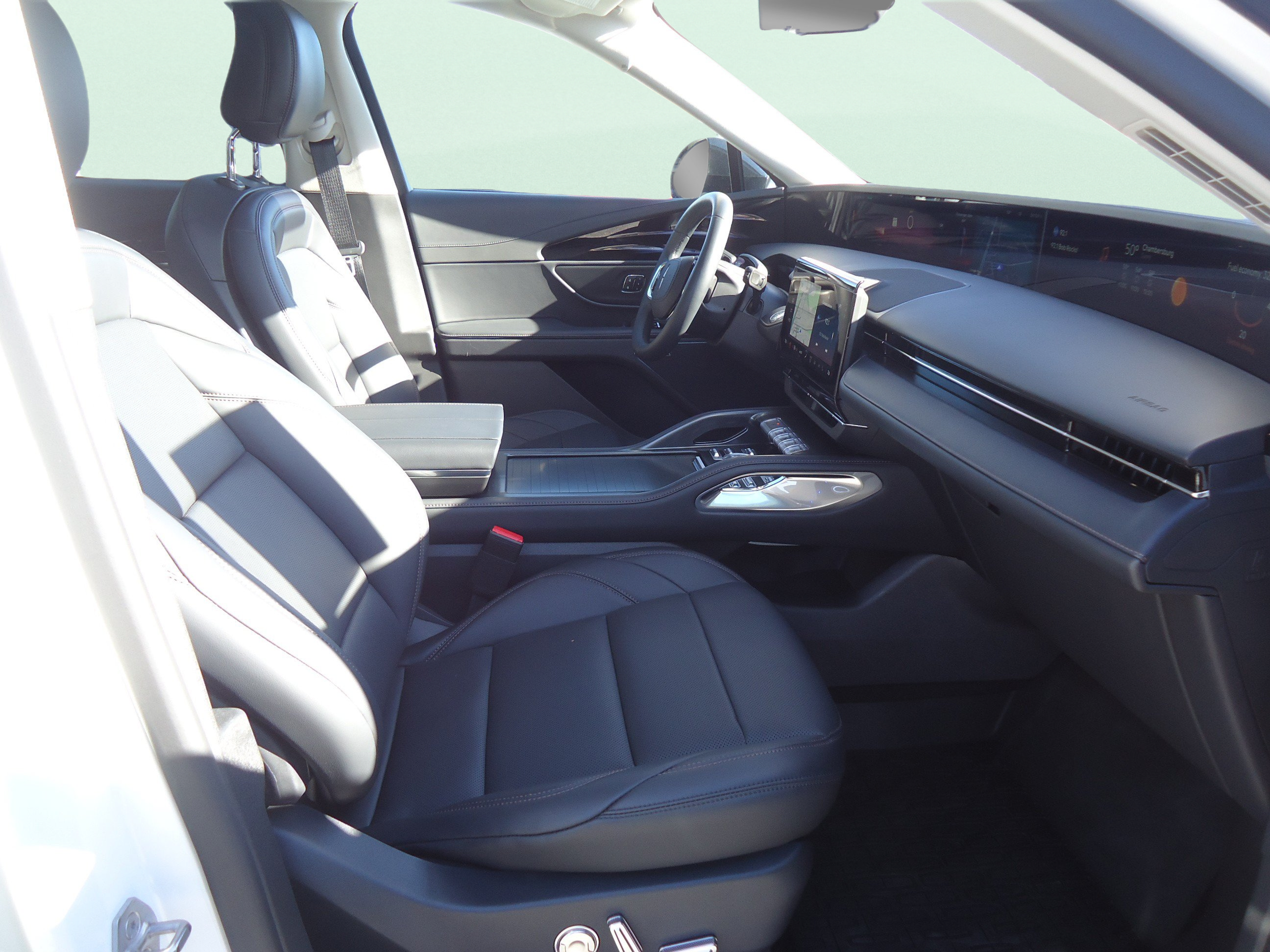 Used 2026 Lincoln Nautilus Premier w/ Equipment Group 102A AWD/4WD image 11