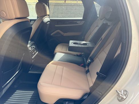New 2026 Porsche Cayenne image 20