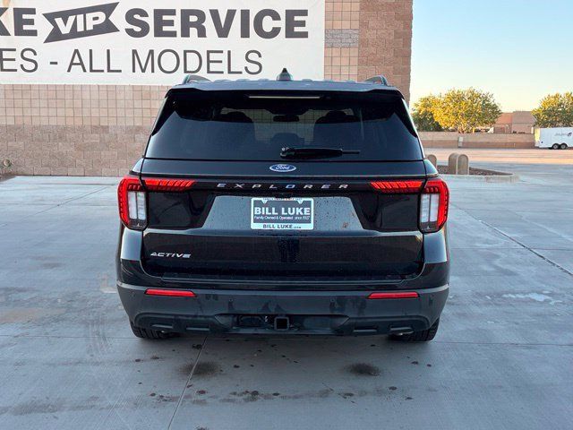 Used 2025 Ford Explorer Active RWD image 8