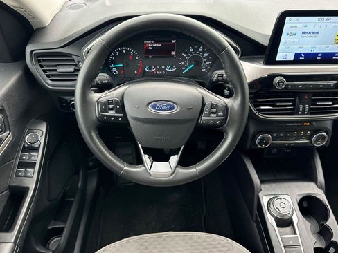 Used 2022 Ford Escape SE w/ SE Sport Appearance Package image 15