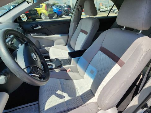 Used 2013 Toyota Camry LE image 11