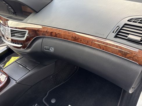 Used 2009 Mercedes-Benz S 550 4MATIC image 16