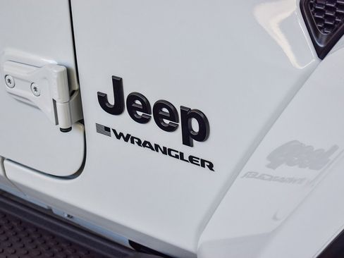 New 2025 Jeep Wrangler Sahara image 9