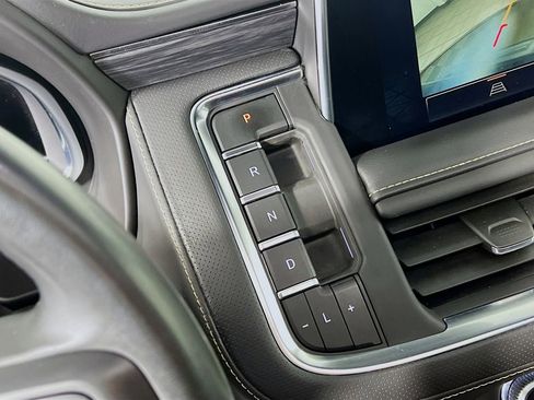 Certified 2023 GMC Yukon XL SLT AWD/4WD image 15