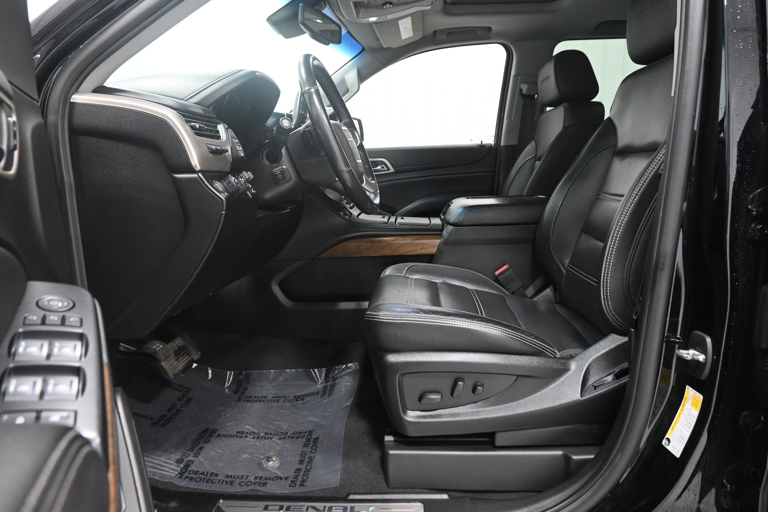 Used 2019 GMC Yukon Denali w/ Denali Ultimate Package AWD/4WD image 4