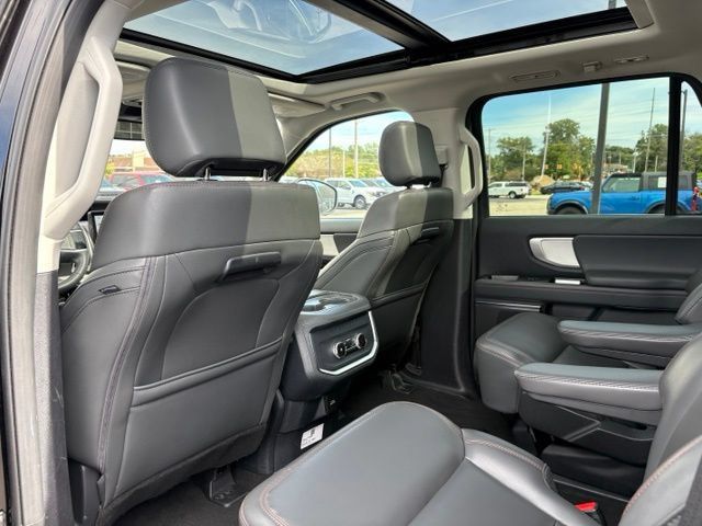 Certified 2025 Ford Expedition Active AWD/4WD image 18