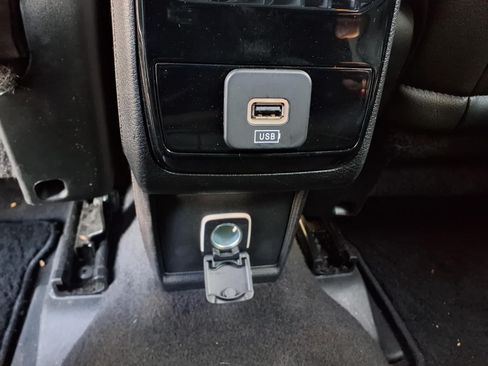 Used 2023 Jeep Compass Latitude AWD/4WD image 16