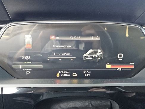 Used 2021 Audi e-tron Premium w/ Convenience Plus Package image 30