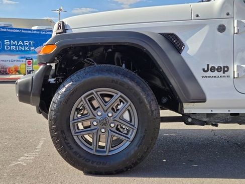 Used 2025 Jeep Wrangler Unlimited Sport AWD/4WD image 9