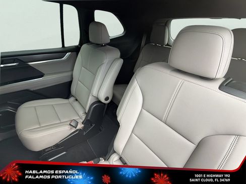 Certified 2026 GMC Acadia Elevation w/ Elevation Premium Package FWD image 27