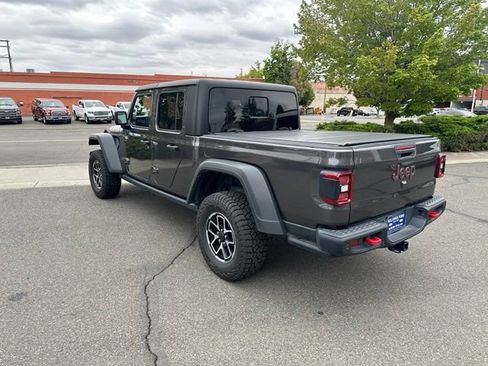 Used 2024 Jeep Gladiator Rubicon w/ Safety Group AWD/4WD image 5