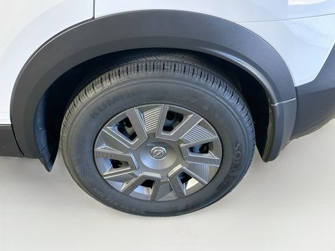 Used 2025 Nissan Kicks S FWD image 11